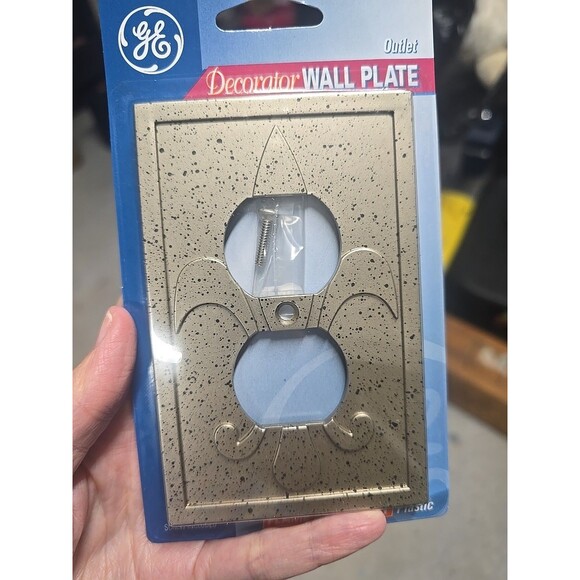 GE Decorator Outlet Wall Plates Fleur de Lis Pattern Lot Of 5 #GE8501-FDLD1D - Picture 2 of 5